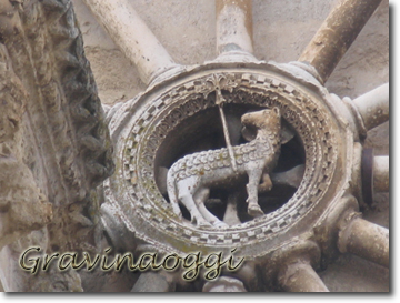 Particolare rosone laterale della Cattedrale