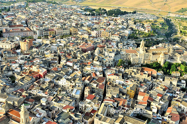 Gravina in Puglia panorama dall'alto della mongolfiera